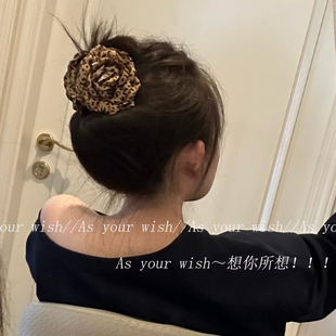 初秋氛围感ins博主爆爱Caro同款 抓夹女高级感盘发鲨鱼夹豹纹发饰