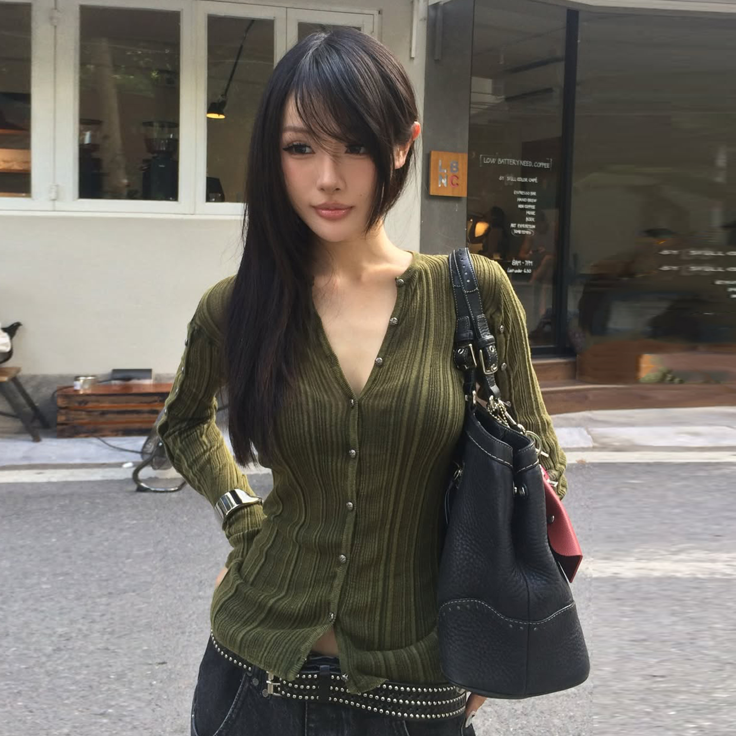 SWEETOWN涩谷辣妹#复古设计感排扣毛织上衣拼色肌理v领长袖针织衫