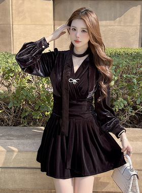 ISTYNI官方店丝绒V领连衣裙女收腰气质长袖裙子2024早春新款