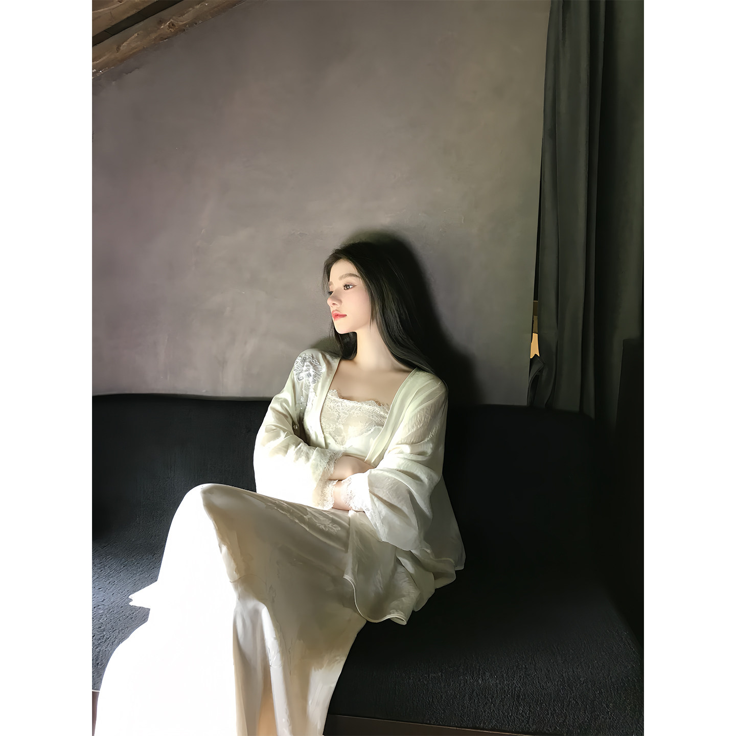 叶小婷蕾丝吊带裙开衫套装