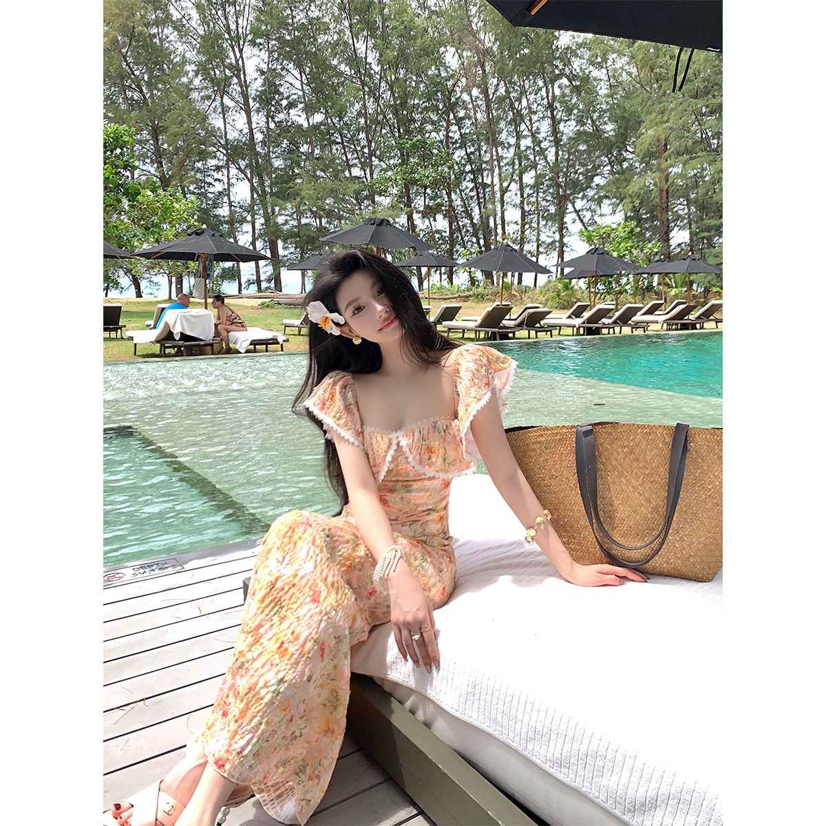 叶小婷碎花花边连衣裙长裙