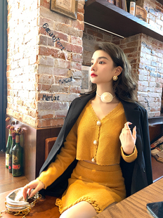 开叉包臀半裙套装 YEXIAOTING叶小婷 V领针织开衫