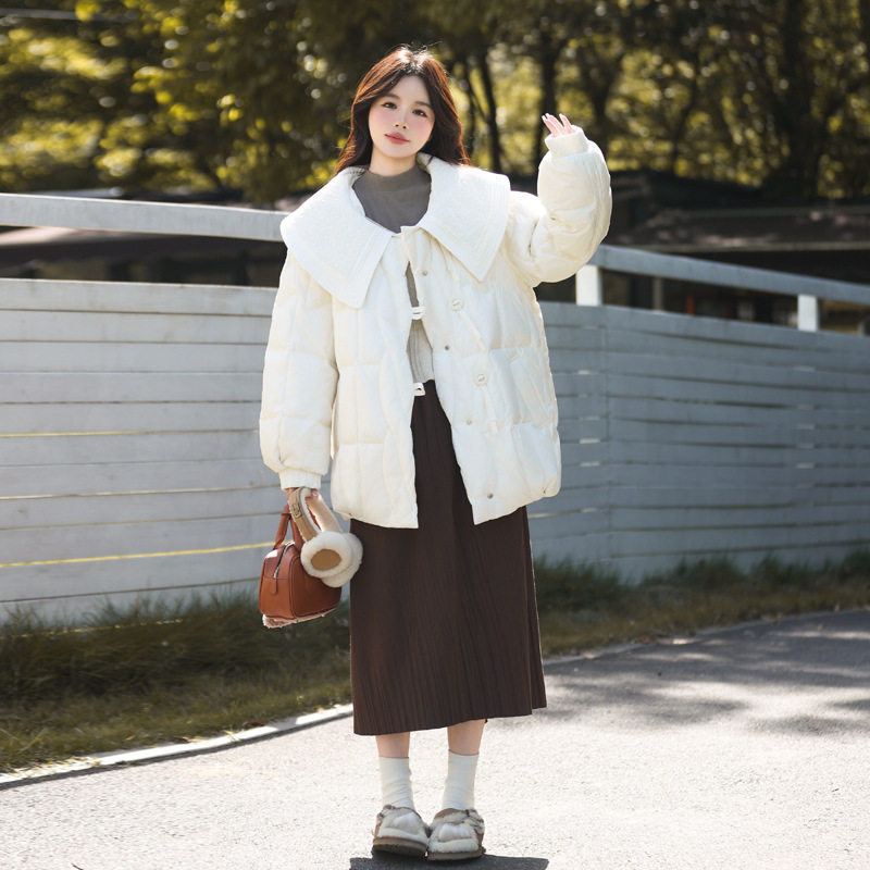 2025新款设计感减龄大翻领加大码羽绒服女短款胖mm200斤外套百搭,女装/女士精品,羽绒服,淘宝优惠券,粉丝福利购,淘宝优惠卷