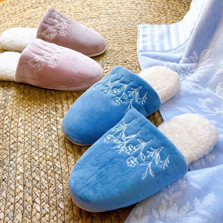日本刺绣地板保暖包头软底拖鞋