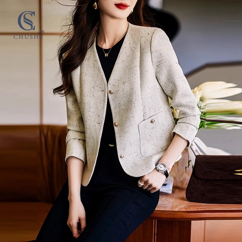 2025秋季新款无领小西装女外套小香风短款上衣气质女神范休闲西服