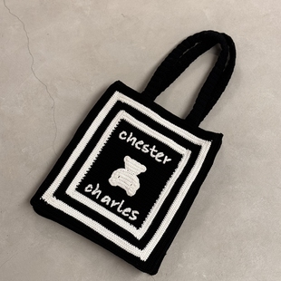 CHESTER CHARLES 2023女士新品高级感小熊复古针织tote包香港代购