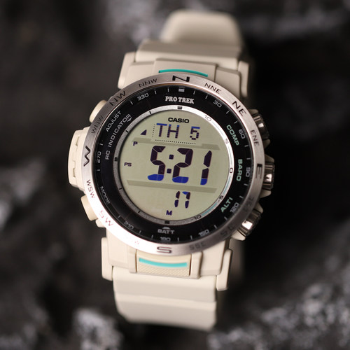 卡西欧PROTREK太阳能电波手表