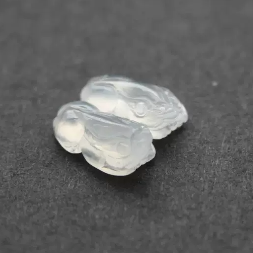 缅甸A货翡翠冰种貔貅戒面