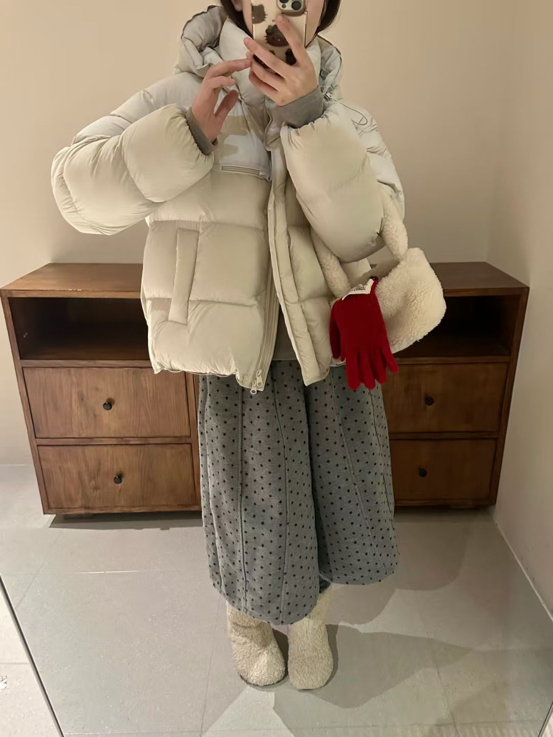 佰依缘2025冬季新款宽松显瘦90白鸭绒连帽泡芙羽绒服女加厚保暖