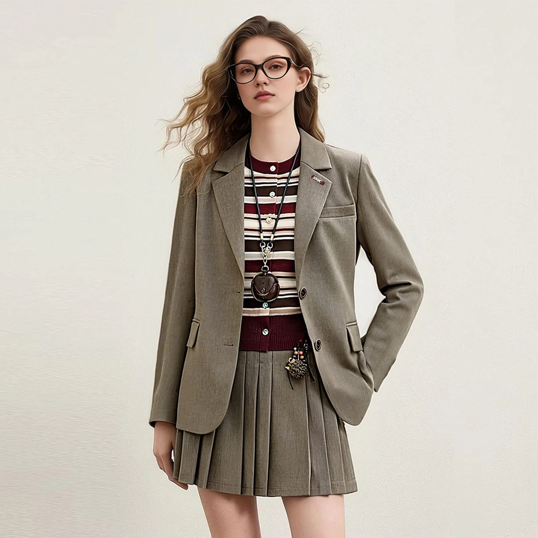 休闲学院风卡其西装外套女2026春季新款轻职场通勤西服百褶裙套装
