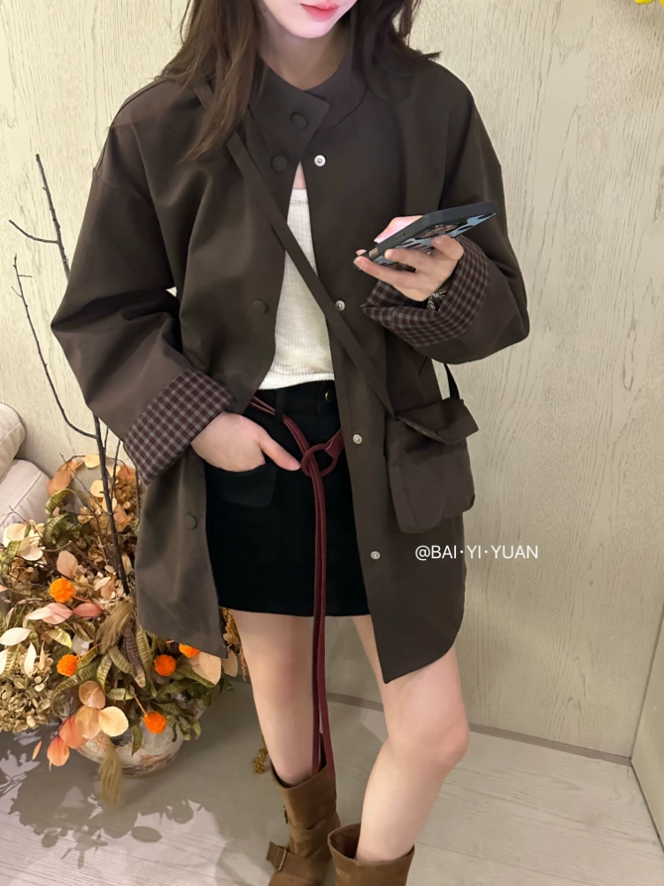 欧货高端拼接卷边格子袖休闲外套秋装新款2025圆领风衣上衣配包包