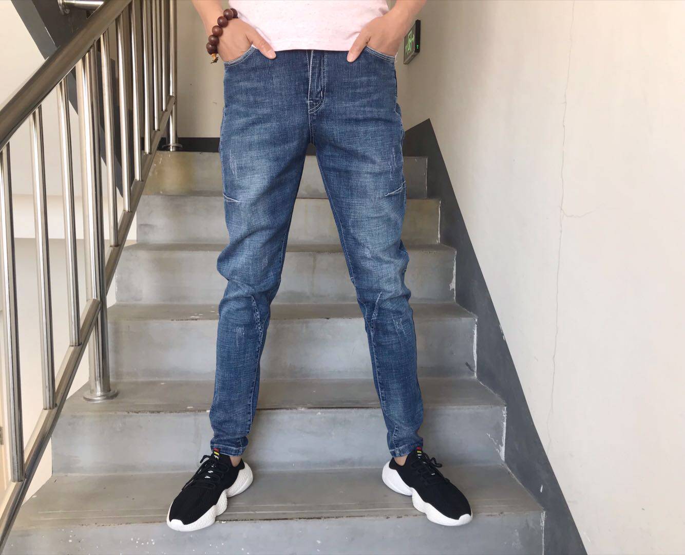 8851春夏男小直筒微錐牛仔褲時尚潮流百搭褲在類目 男裝, 牛仔褲中 - 來自Buy2taobao.com提供專業的淘寶代購服務