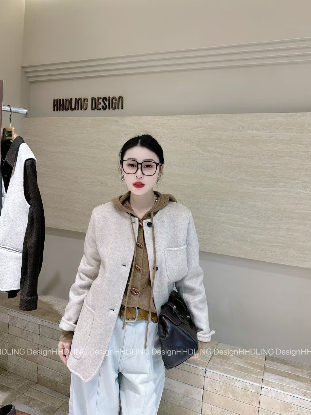 2026冬季新韩版时尚百搭显瘦女潮圆领长袖小香风外套女羊绒短外套