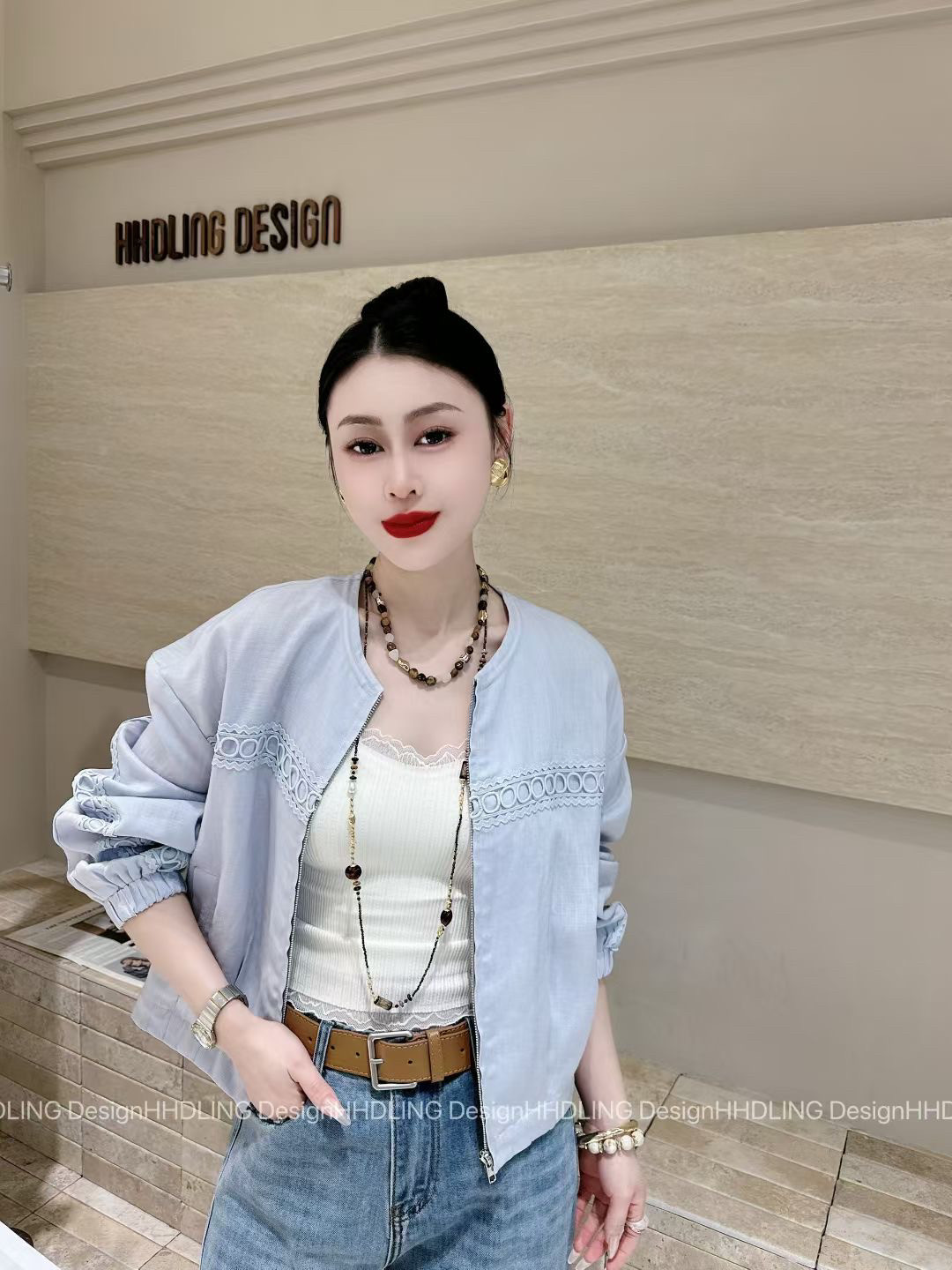 2026春季新韩版时尚百搭显瘦女潮圆领长袖拼接蕾丝短外套上衣女