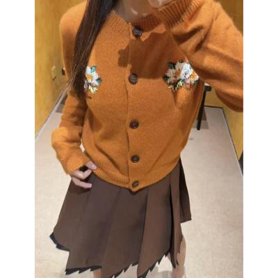 【zui高品质】shushu秋日花朵装饰针织上衣刺绣钉珠单排扣毛衣女