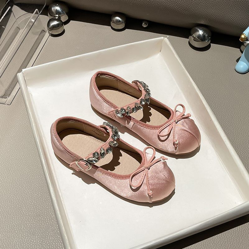 小红书爆款！女童外穿芭蕾舞鞋