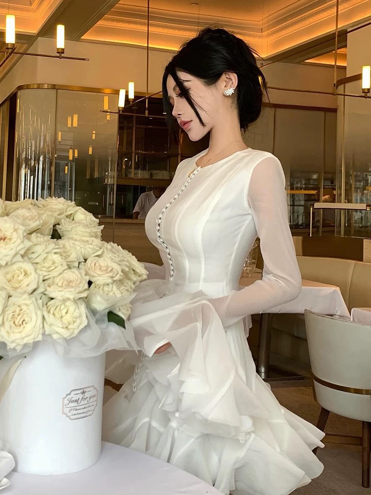 早春新款泰越小众设计感喇叭袖大摆A字裙法式仙女裙约会连衣裙女