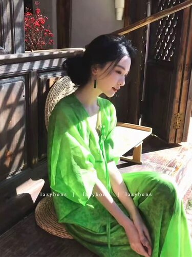 新中式连衣裙女名媛千金清冷感复古印花改良汉服度假风收腰长裙子