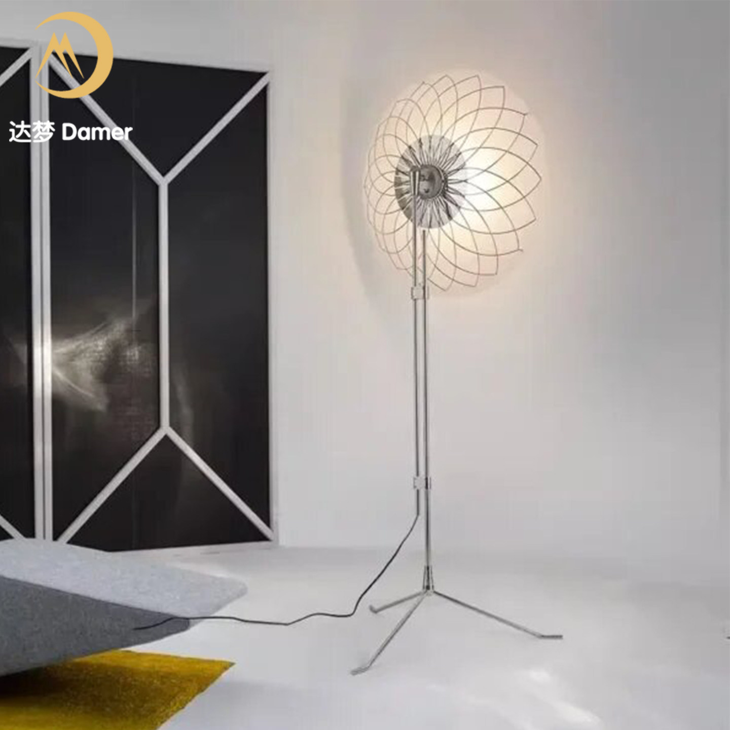 北欧现代太阳花金属网轻奢创意别墅客厅沙发旁氛围艺术装饰落地灯