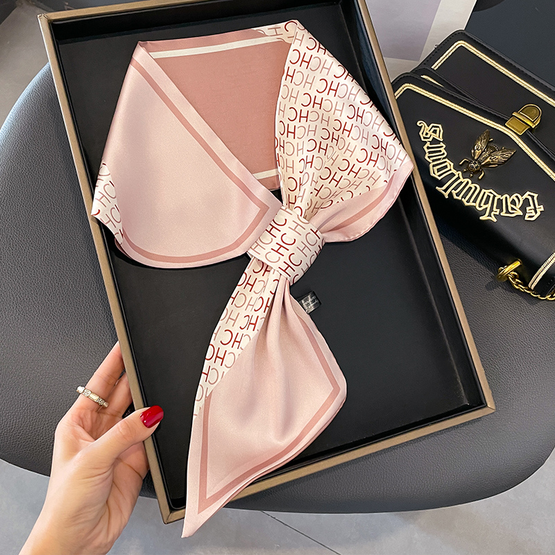 字母小领巾春秋夏季装饰甜美风女