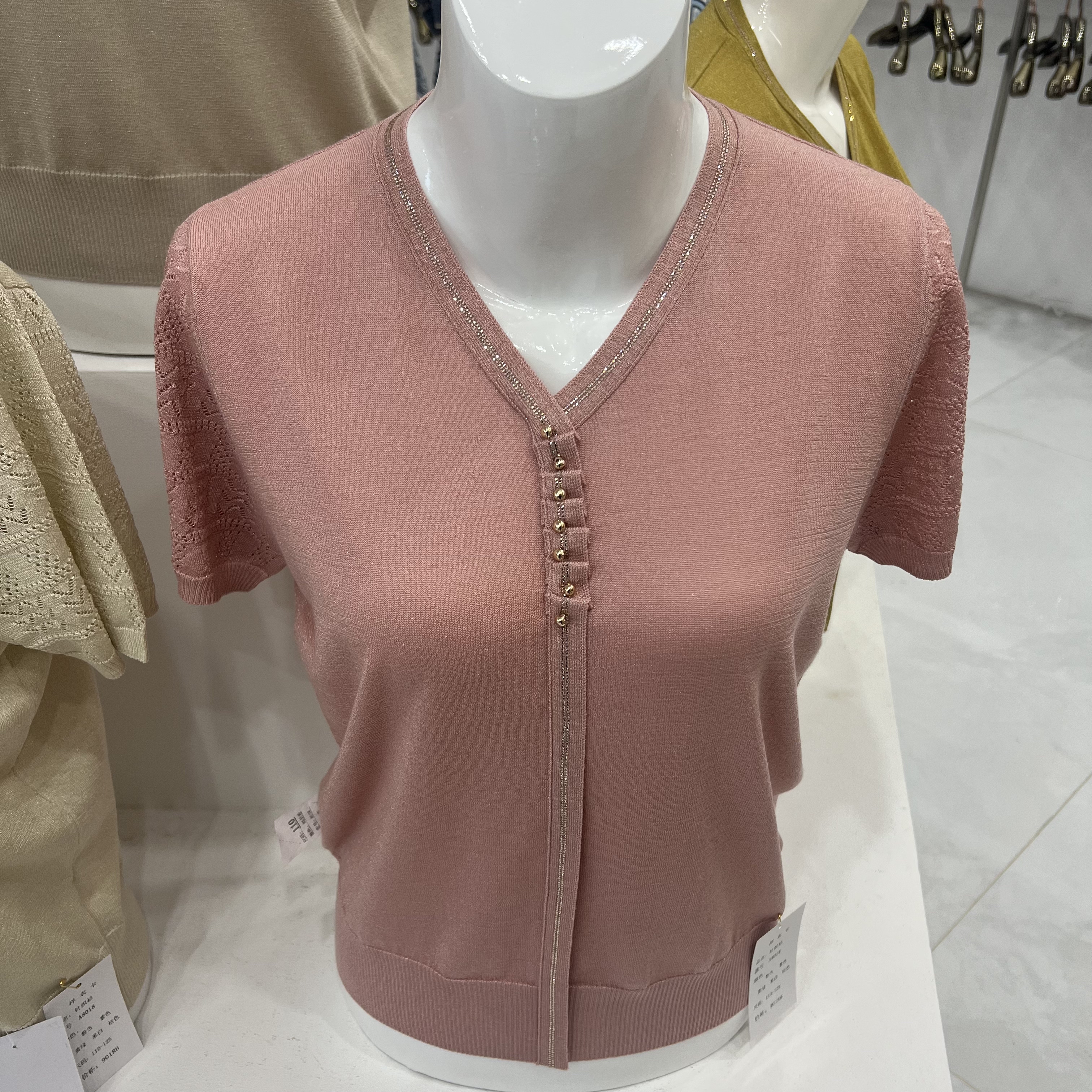 高品质母亲节妈妈款夏装洋气针织短袖v领T恤中老年时尚薄款小衫