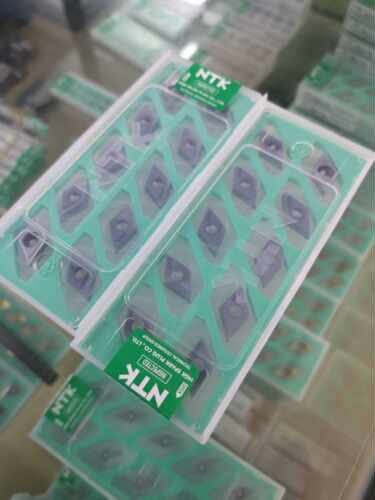 日本NTK外圆55度DCGT11T301MFNAM3 QM3精加工0.1角不锈钢车刀片