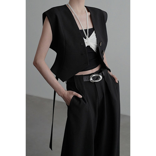 无以幻象阔肩西装马甲