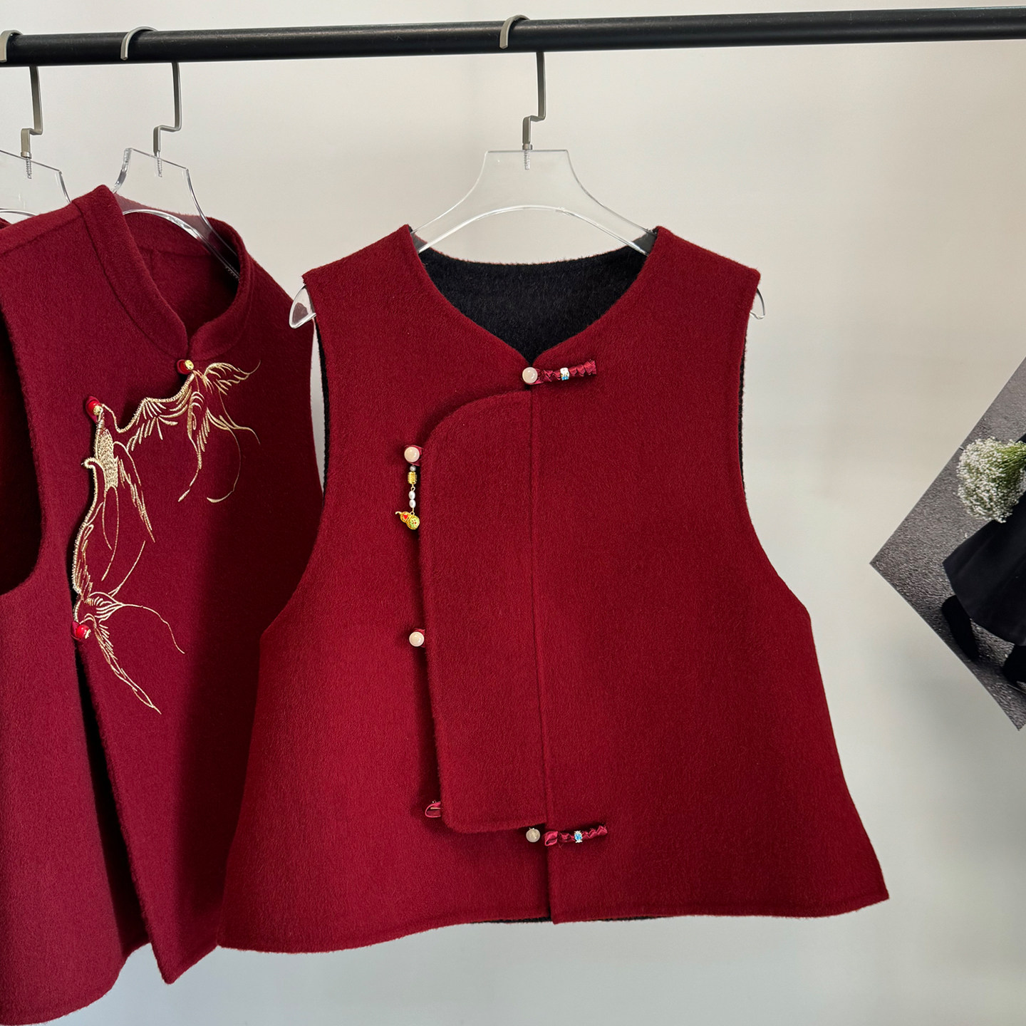 新中式国风红色双面绵羊毛马甲女2026年新春高级感坎肩背心超好看,女装/女士精品,马夹,淘宝优惠券,粉丝福利购,淘宝优惠卷