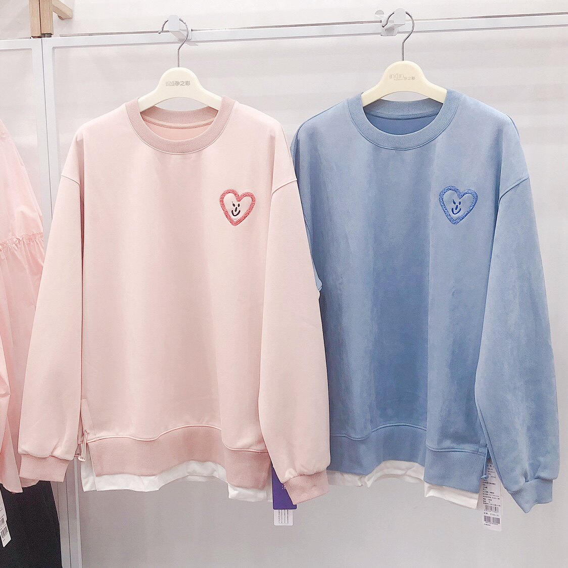 출산 색상 가을 가짜 투피스 에어 레이어 피부 친화적인 라운드 넥 스웨트 셔츠 다목적 풀오버 탑