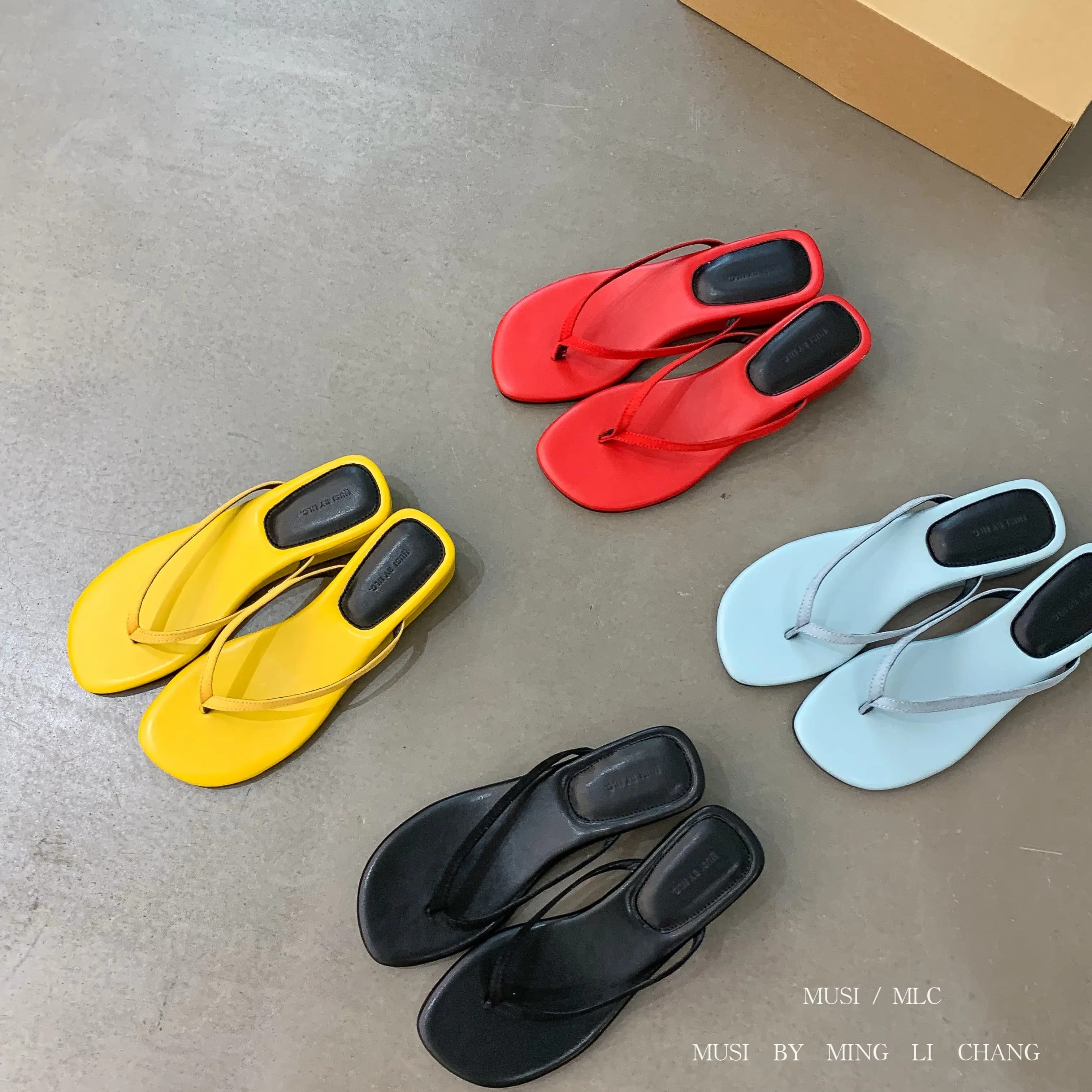 夹趾拖时尚凉拖鞋沙滩凉鞋子