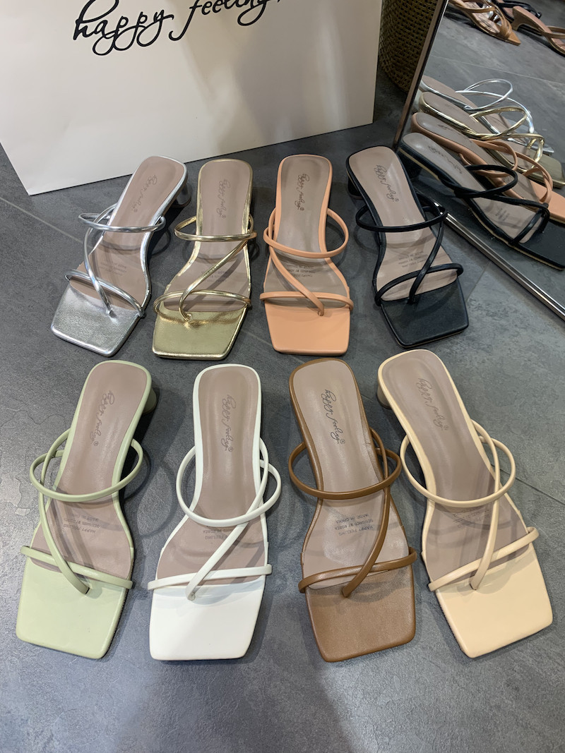 法式银色粗跟夹脚人字拖夹趾凉拖