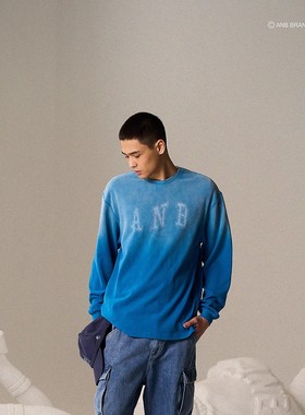 ANB2023秋冬 / 喷马骝工艺水洗渐变蓝色LOGO印花圆领长袖TEE