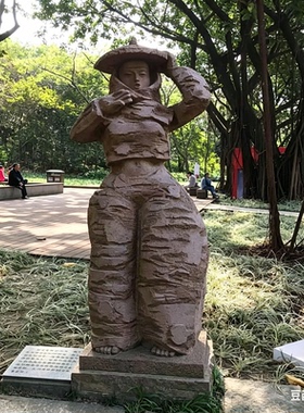 景区创意抽象人物石雕少数民族少女艺术雕塑定制花岗岩公园户外