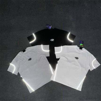 Syna World美式街头小标刺绣logo反光条设计夏季宽松男女短袖T恤