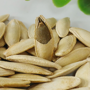 大颗粒新疆美甲瓜子月牙南瓜籽五香味新货鲜香酥脆阿勒泰特产零食