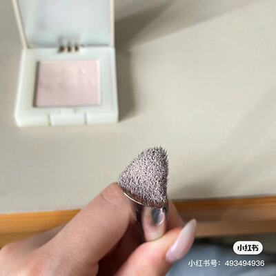 点彩刷镰刀头修容鼻影刷腮红刷