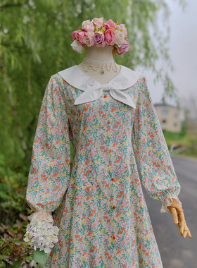 兔子大人｜手作服 可爱兔耳朵白领子甜美碎花爱心口袋长袖连衣裙