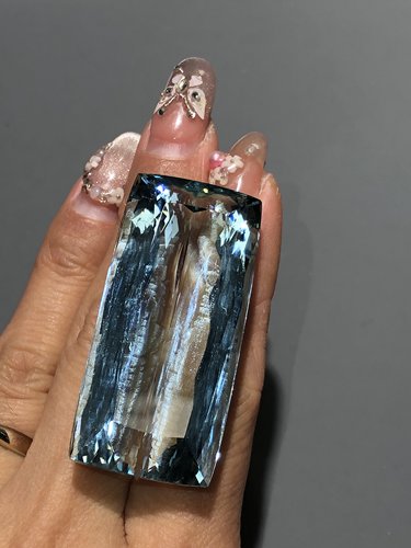 天然海蓝宝126.72克拉