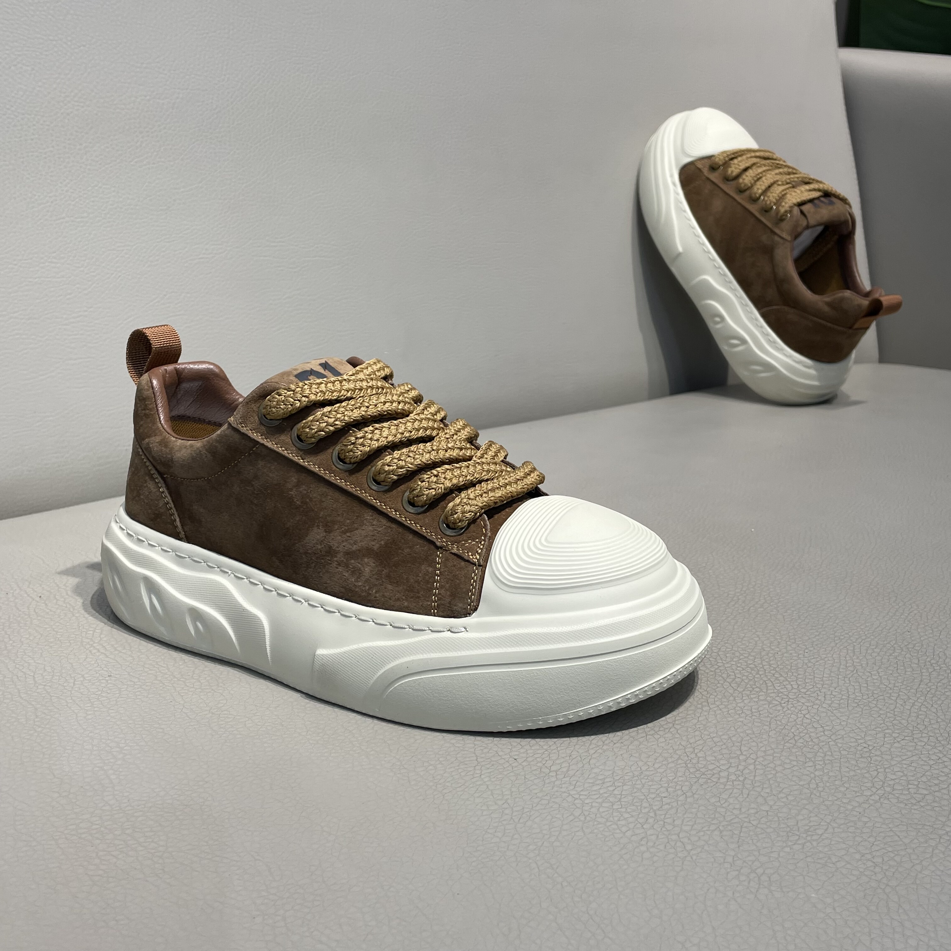 潮牌男鞋秋季新款低帮真皮舒适休闲软底时尚韩版系带百搭网红鞋男,流行男鞋,时尚休闲鞋,淘宝优惠券,粉丝福利购,淘宝优惠卷