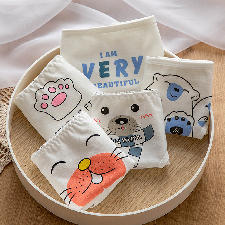 Real price ~ 4 Japanese soft girl cute girl cartoon printed cotton crotch student middle waist underwear