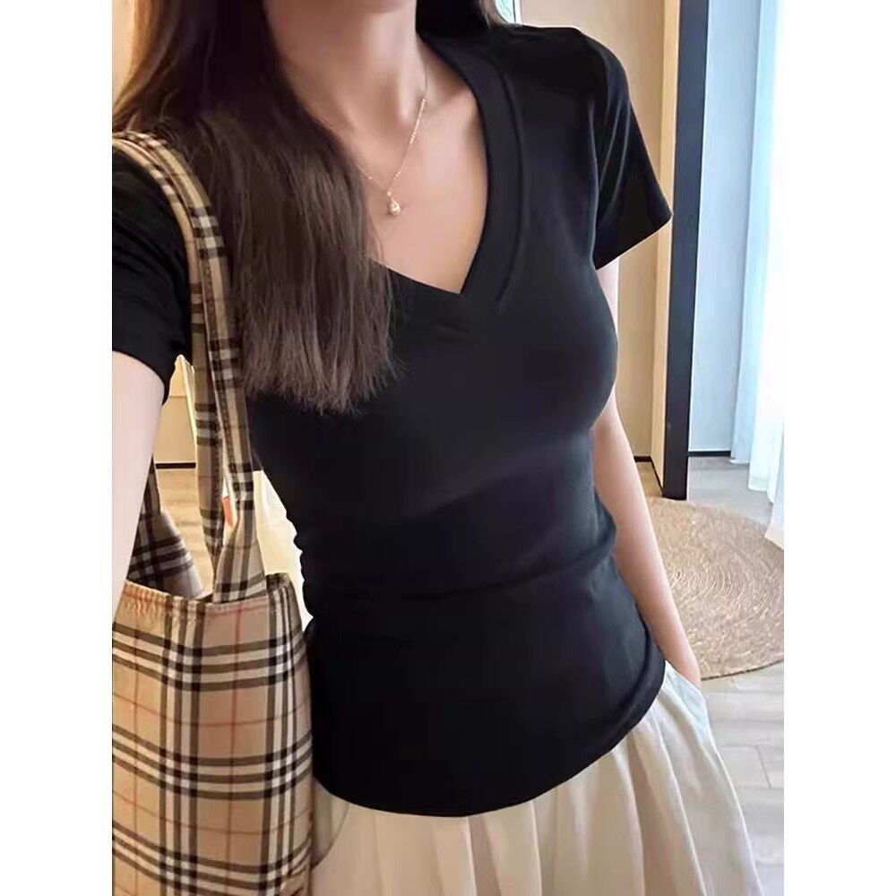 夏季纯棉黑色正肩V领短袖t恤女2026新款内搭打底辣妹收腰修身上衣