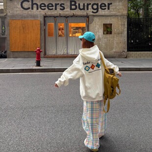 美式 外套连帽卫衣秋冬加绒潮牌嘻哈 复古四时花镜花瓣印花杏色帽衫