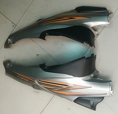 适用于 弯梁WY125-S/WH125-6新锋影摩托车体侧盖 大边盖 护板