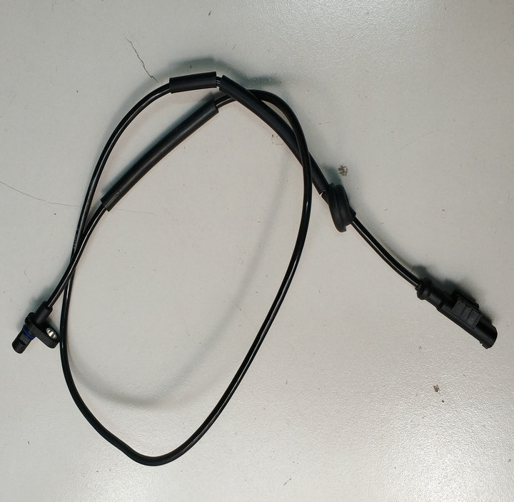 英伦远景轮速传感器吉利