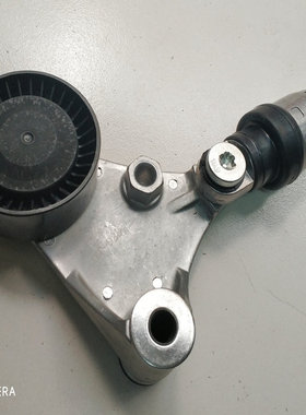 适用吉利帝豪车EC 7EC715 EC718发电机皮带涨紧器CVVT DVVT涨紧轮