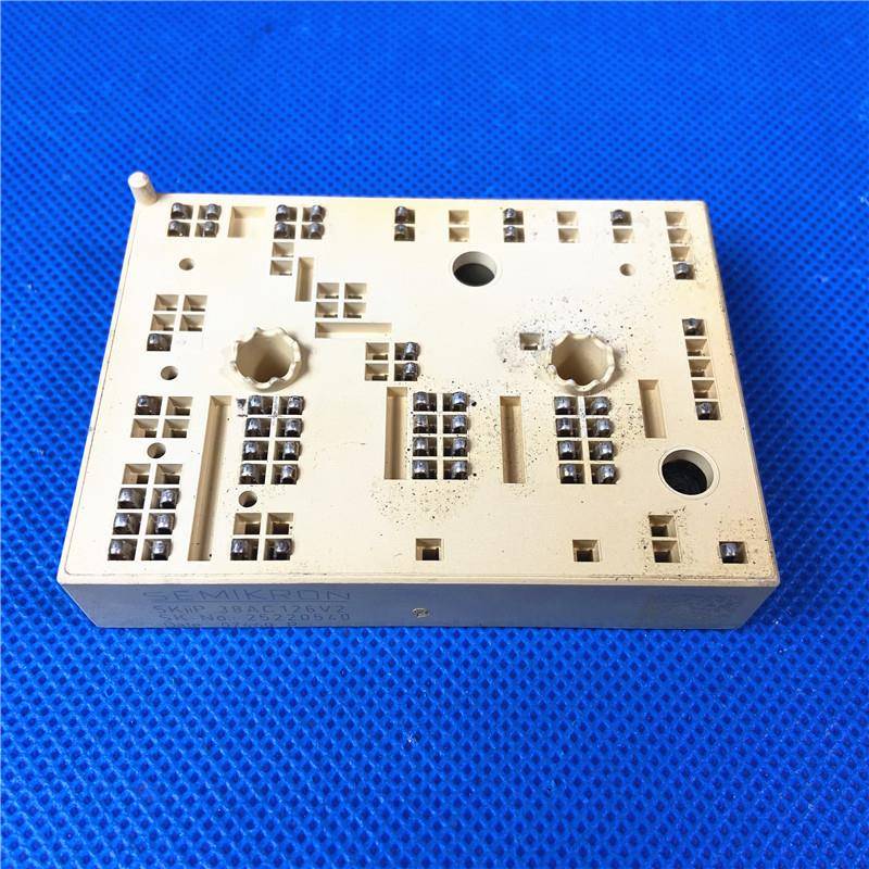 SKIIP38AC126V2施耐德变频器61-71系15-18.5kw模块SKIIP39AC126V2