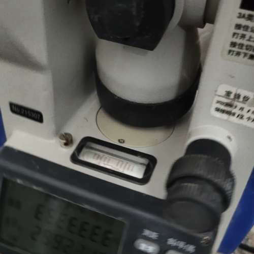 天津欧波激光经纬仪，型号FDTL2L，开机正常，配件有一块电