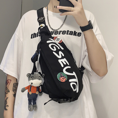 ins潮牌男士胸包日系运动小
