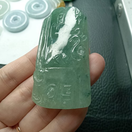 缅甸天然翡翠玉冰飘花无事牌吊坠