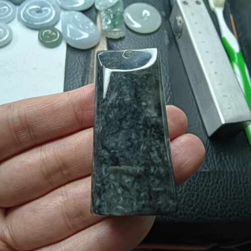 缅甸天然翡翠玉乌鸡无事牌吊坠